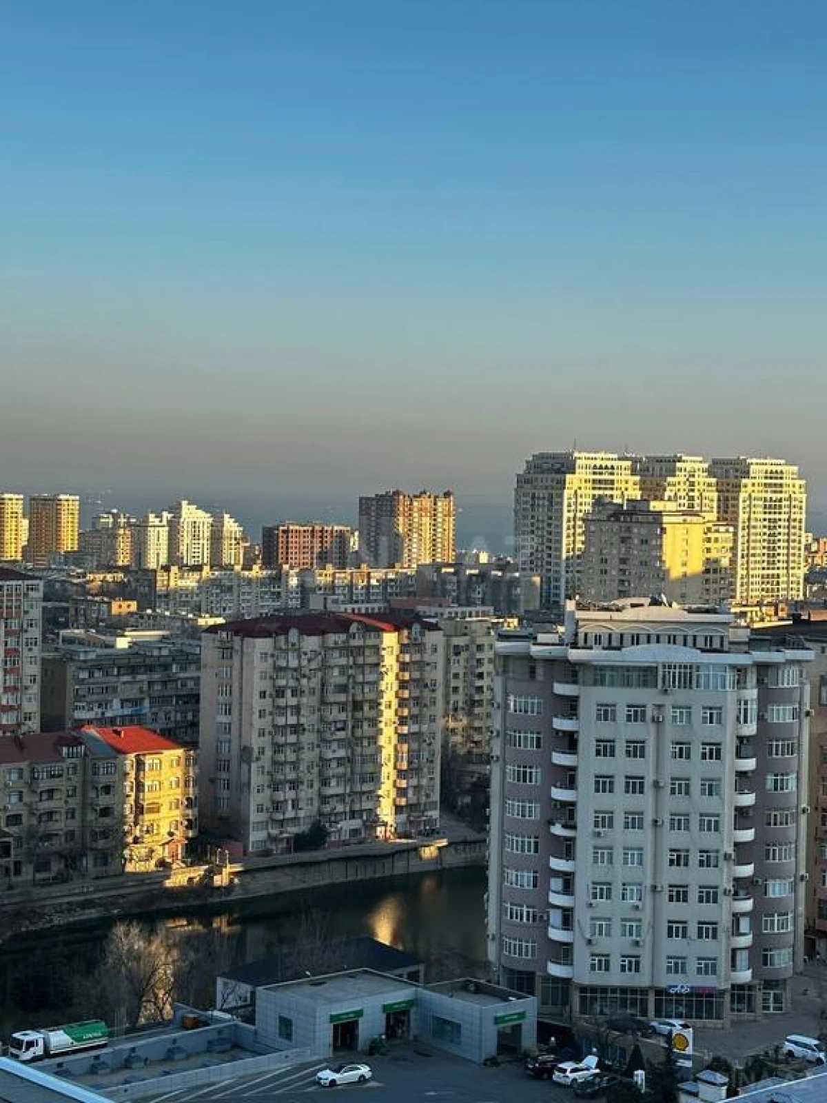 Satılır 3 otaqlı mənzil 140 m²