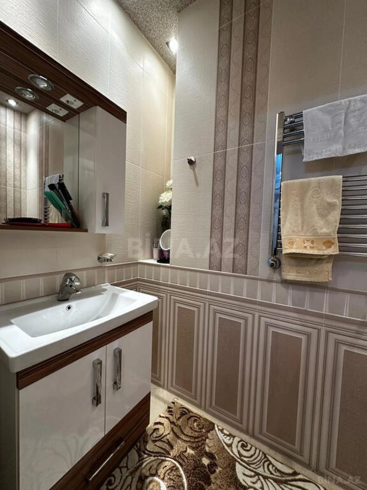 Satılır 3 otaqlı mənzil 140 m²