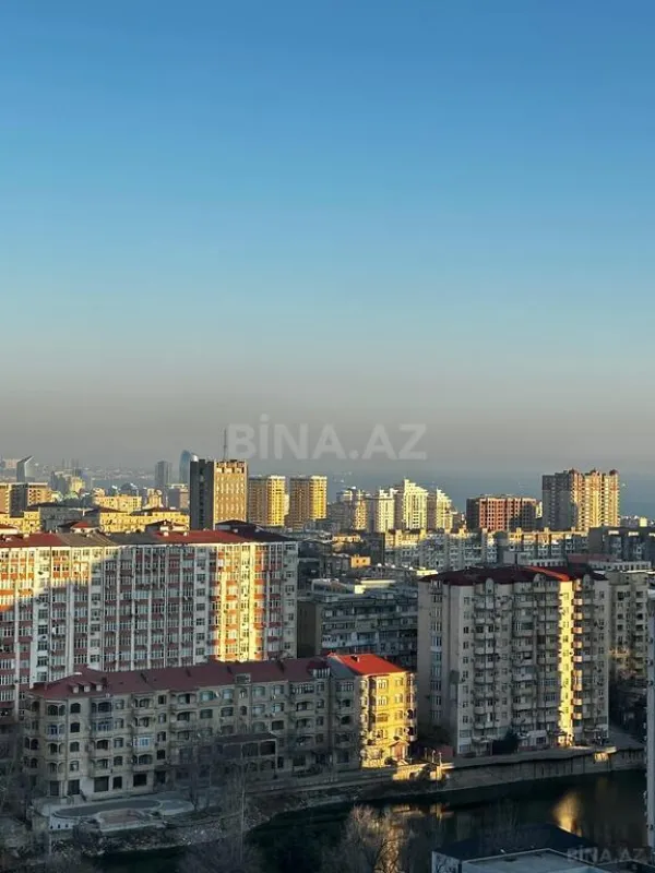 Satılır 3 otaqlı mənzil 140 m²