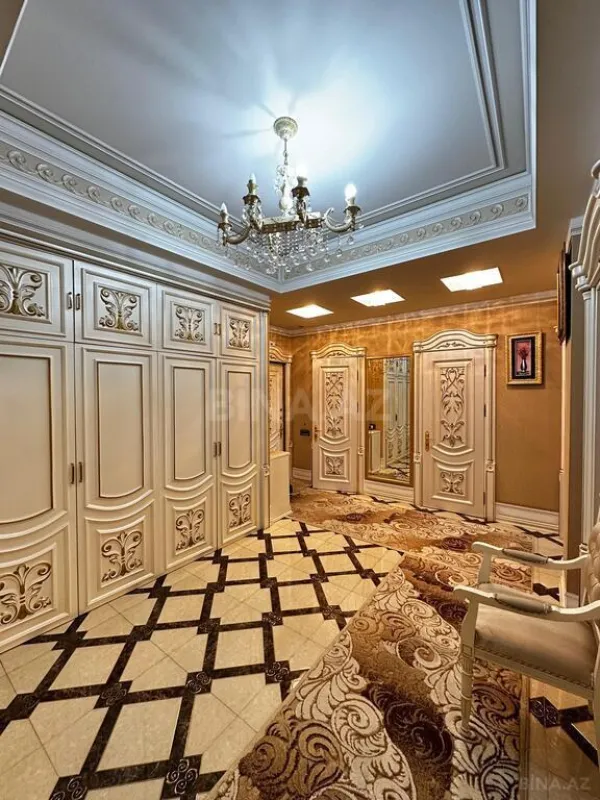 Satılır 3 otaqlı mənzil 140 m²