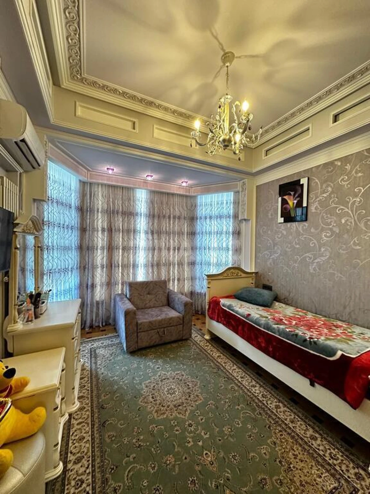 Satılır 3 otaqlı mənzil 140 m²