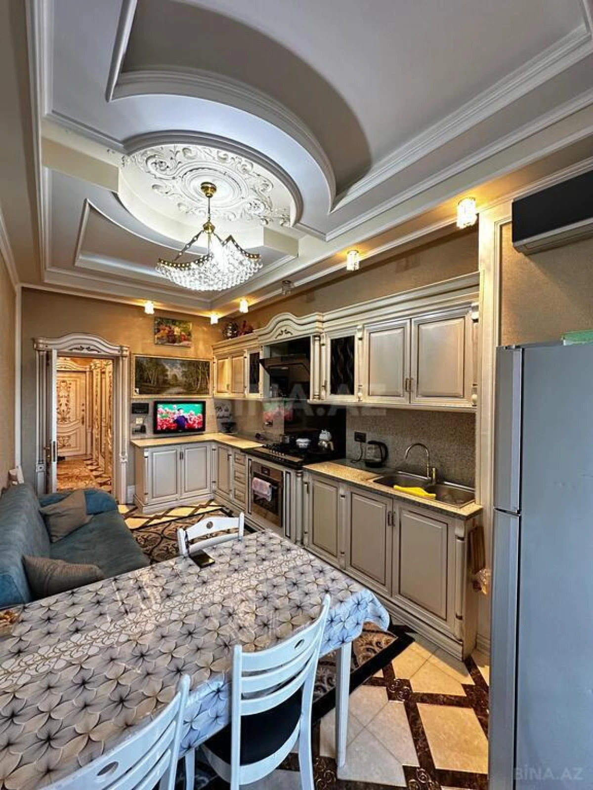 Satılır 3 otaqlı mənzil 140 m²