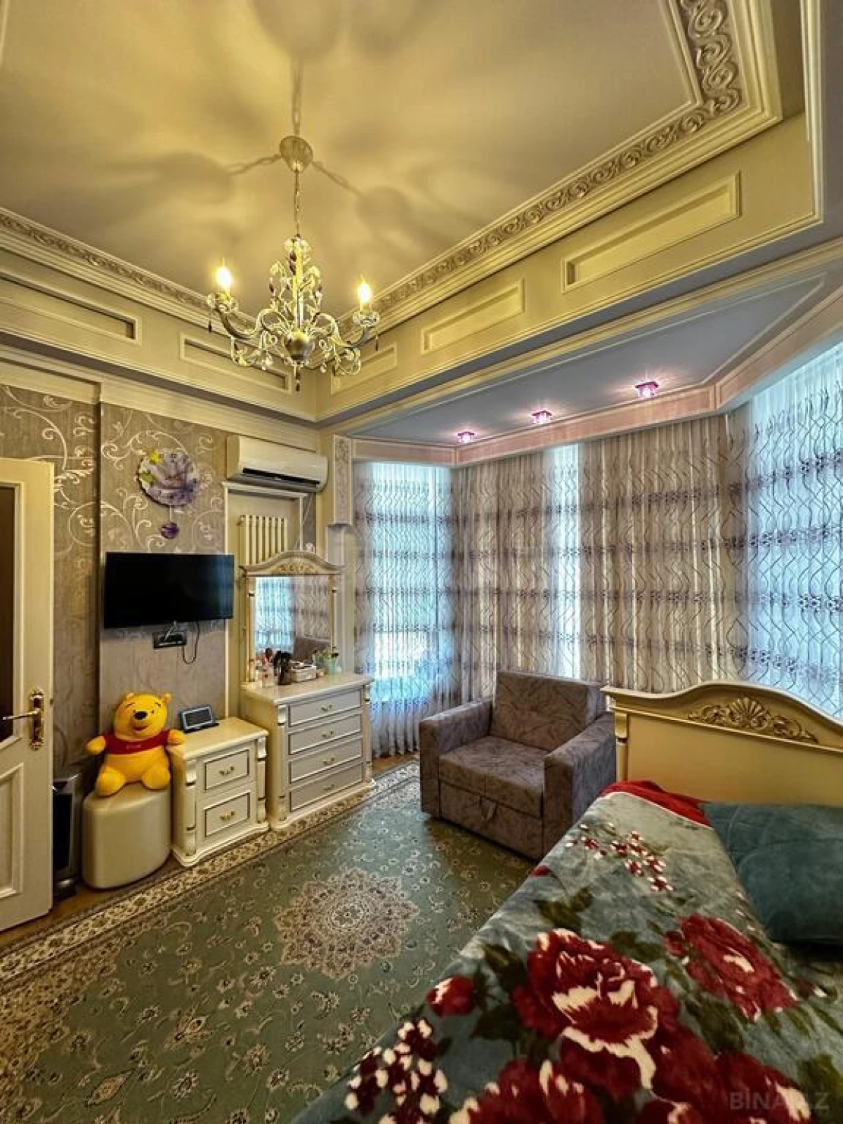 Satılır 3 otaqlı mənzil 140 m²