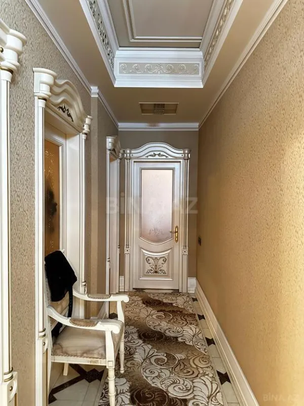 Satılır 3 otaqlı mənzil 140 m²