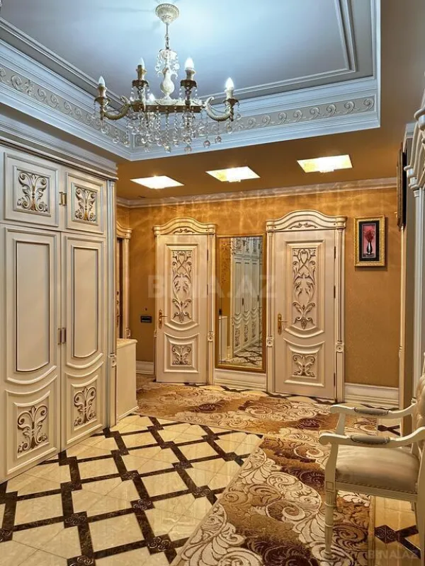 Satılır 3 otaqlı mənzil 140 m²