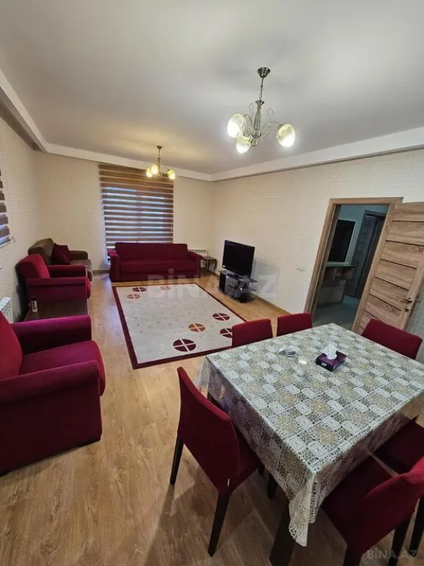 Satılır 7 otaqlı həyət evi 272 m²
