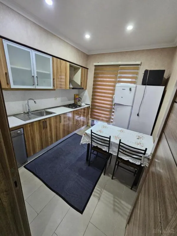 Satılır 7 otaqlı həyət evi 272 m²