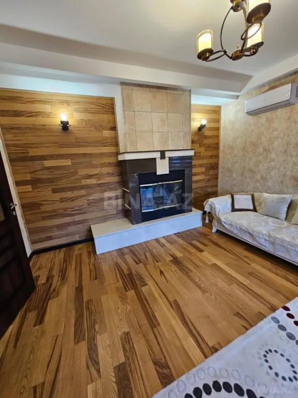 Satılır 7 otaqlı həyət evi 272 m²