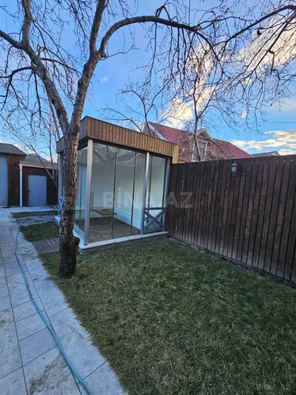 Satılır 7 otaqlı həyət evi 272 m²