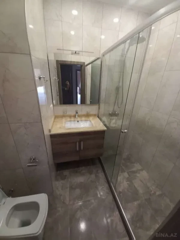 Kirayə verilir 4 otaqlı mənzil 200 m²