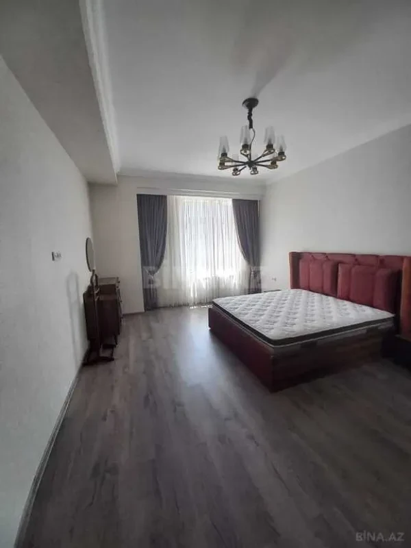 Kirayə verilir 4 otaqlı mənzil 200 m²