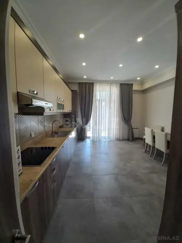 Kirayə verilir 4 otaqlı mənzil 200 m²