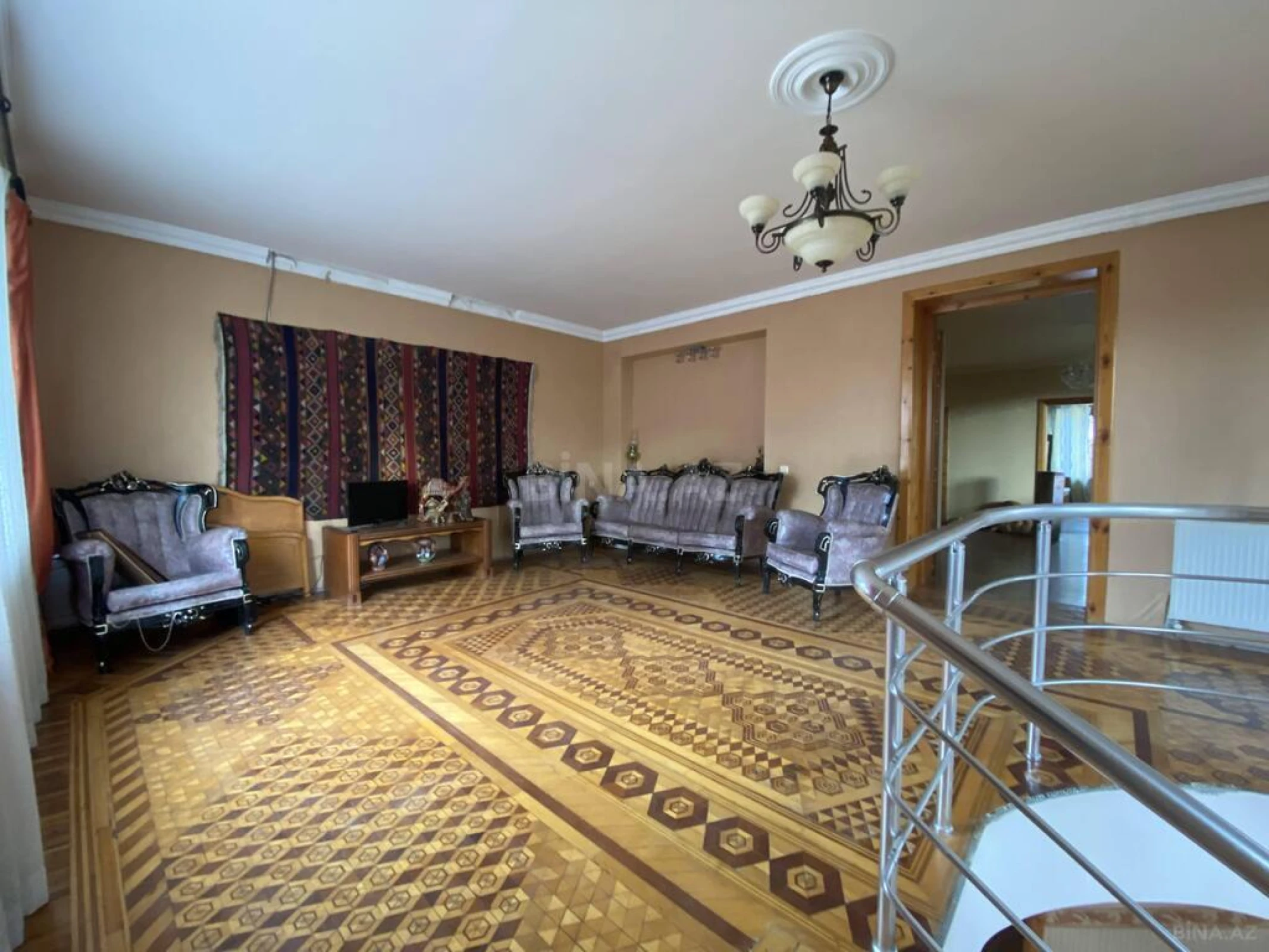 Satılır 5 otaqlı həyət evi 270 m²