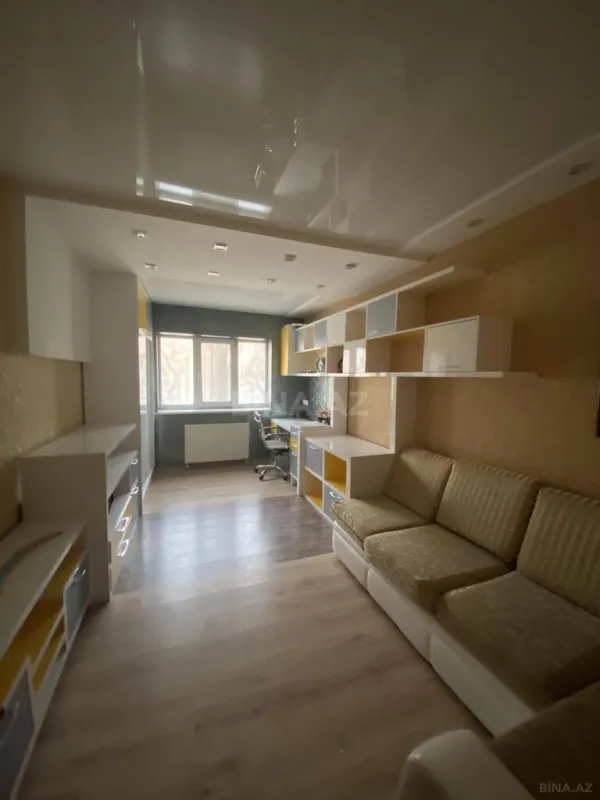 Satılır 5 otaqlı həyət evi 270 m²