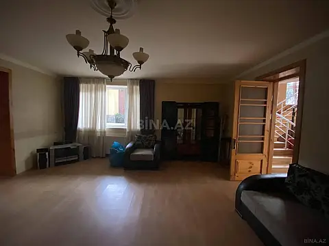 Satılır 5 otaqlı həyət evi 270 m²