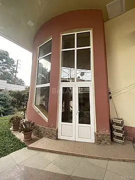 Satılır 5 otaqlı həyət evi 270 m²