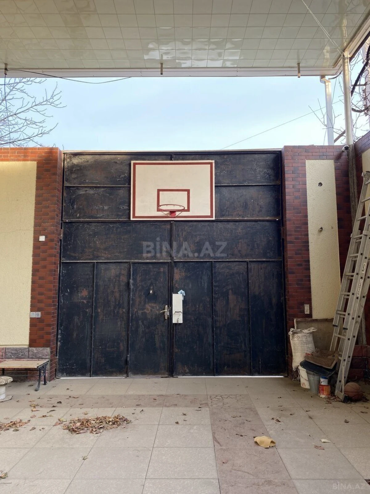 Satılır 5 otaqlı həyət evi 270 m²