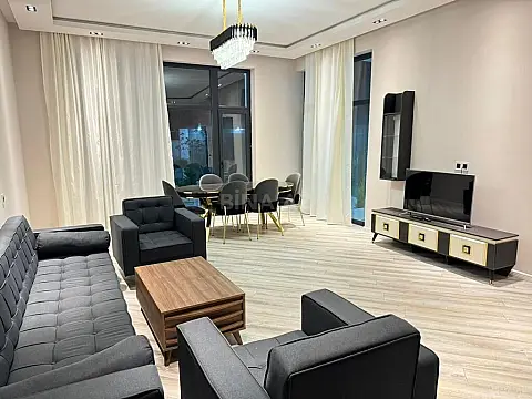 Kirayə verilir 5 otaqlı həyət evi 320 m²