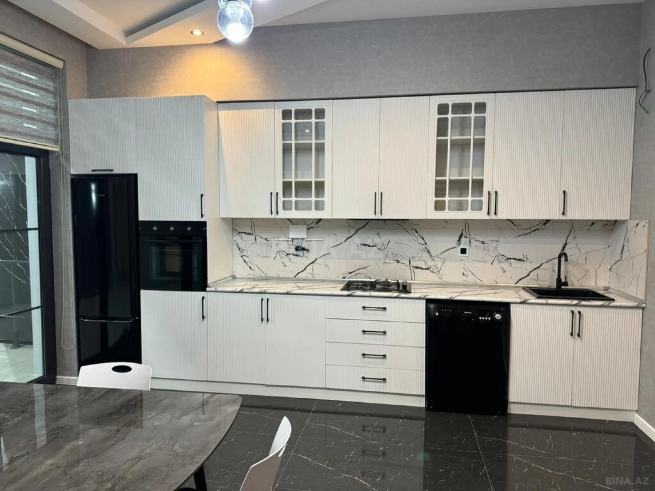 Kirayə verilir 5 otaqlı həyət evi 320 m²