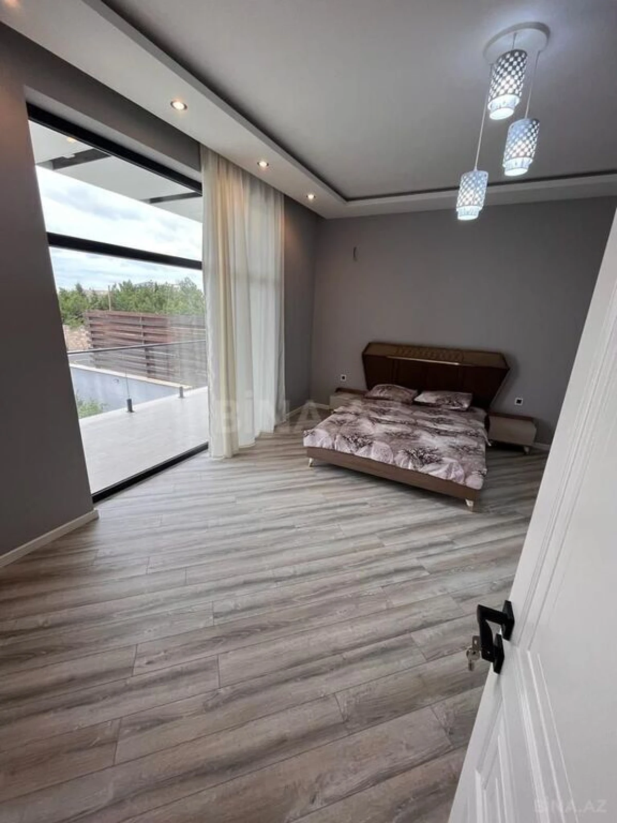 Kirayə verilir 5 otaqlı həyət evi 320 m²