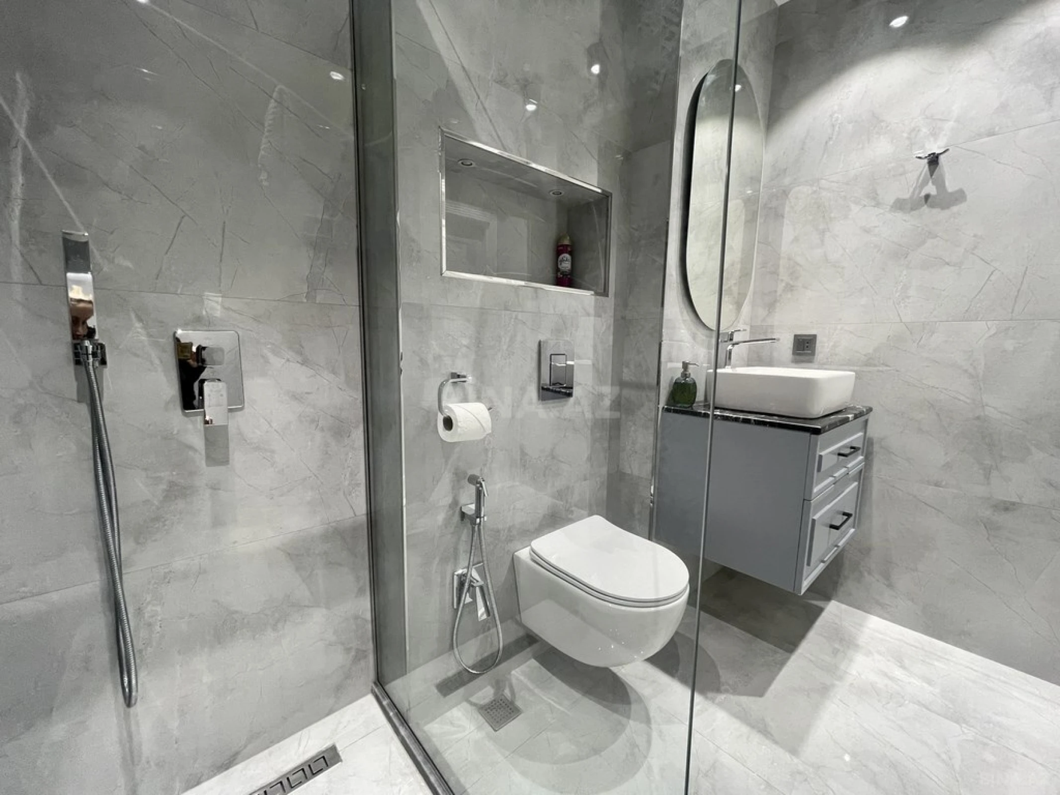 Kirayə verilir 2 otaqlı mənzil 60 m²