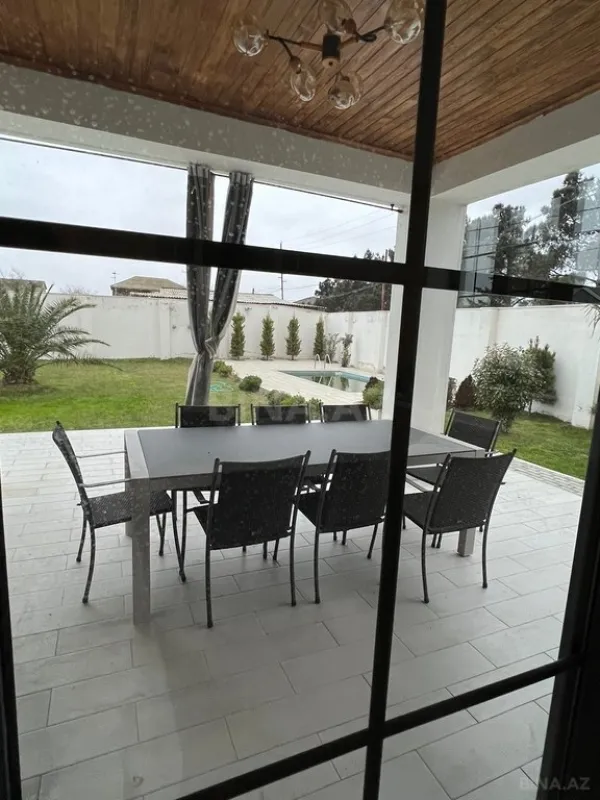 Kirayə verilir 5 otaqlı həyət evi 250 m²