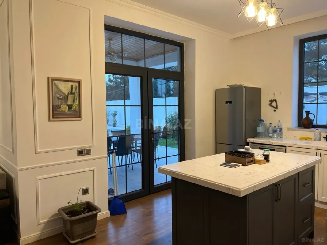 Kirayə verilir 5 otaqlı həyət evi 250 m²