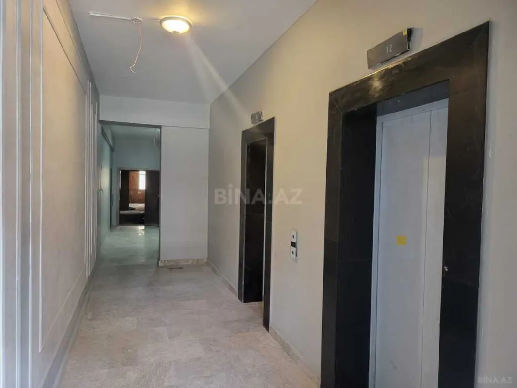 Satılır 3 otaqlı mənzil 169 m²