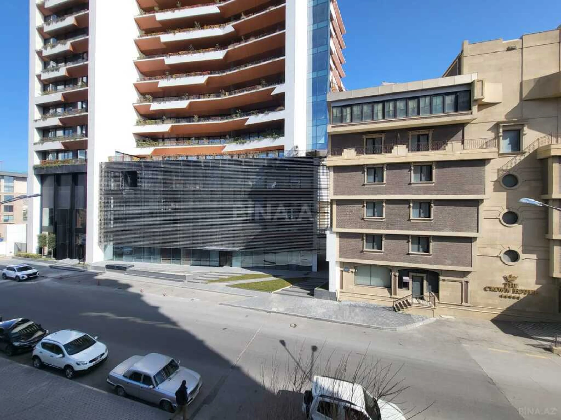 Satılır 3 otaqlı mənzil 169 m²