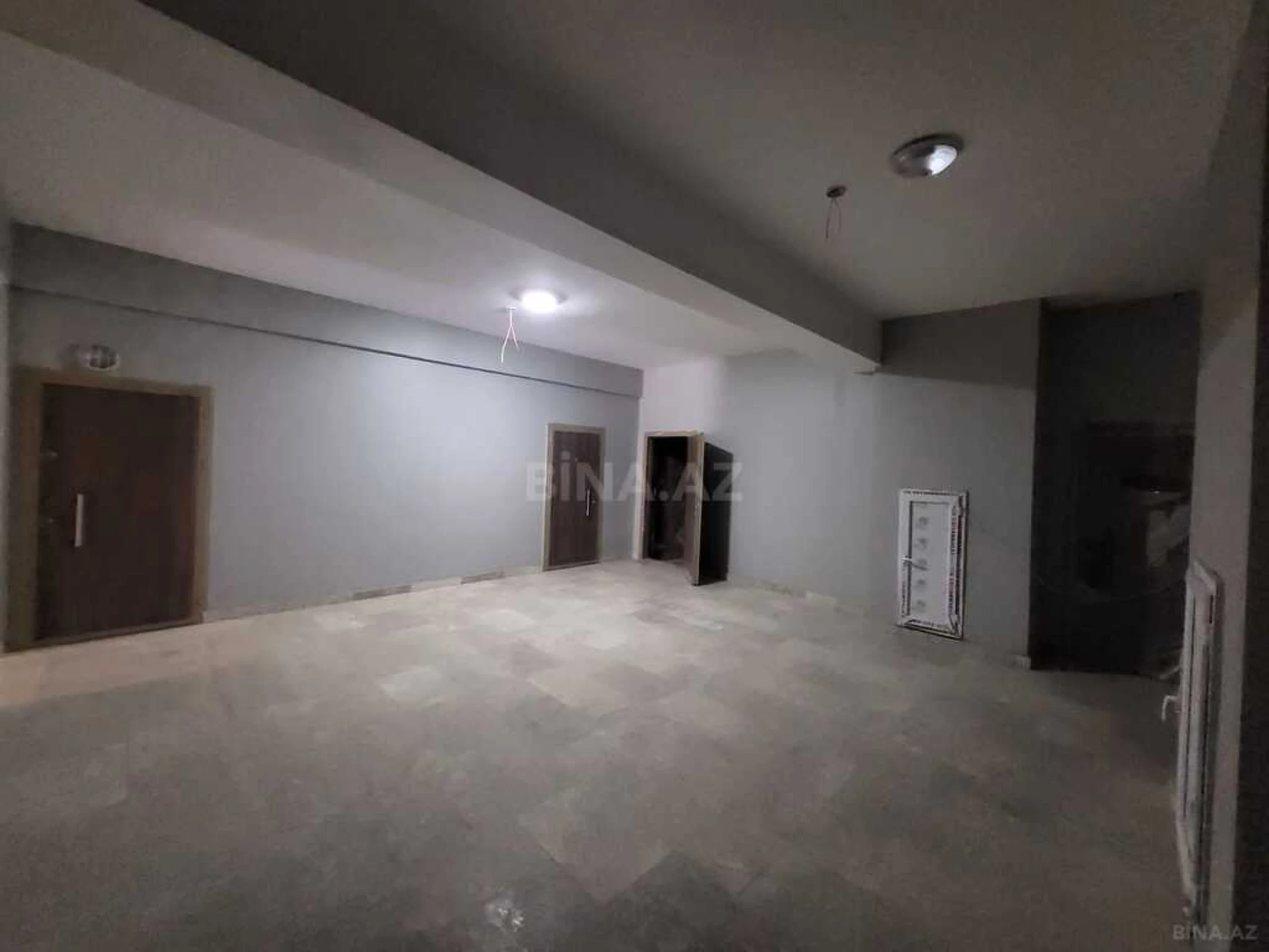 Satılır 3 otaqlı mənzil 169 m²