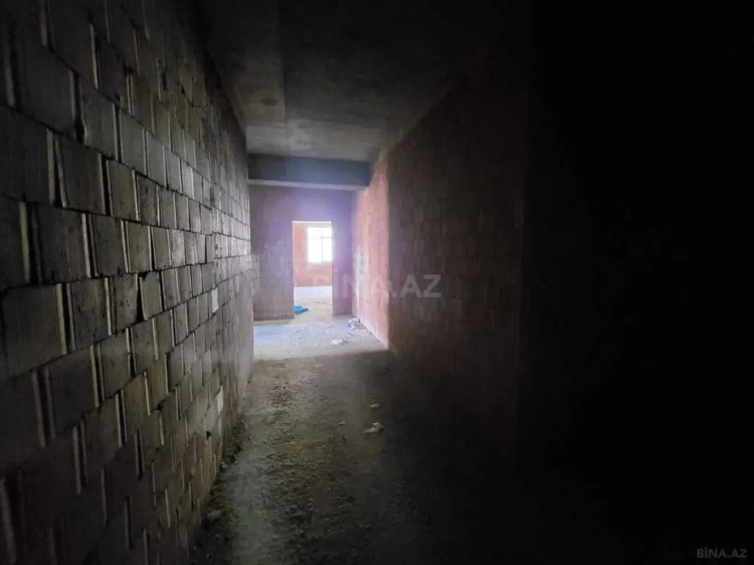 Satılır 3 otaqlı mənzil 169 m²