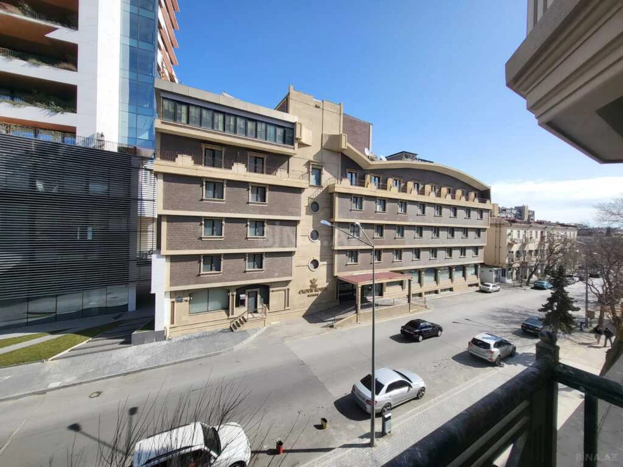 Satılır 3 otaqlı mənzil 169 m²