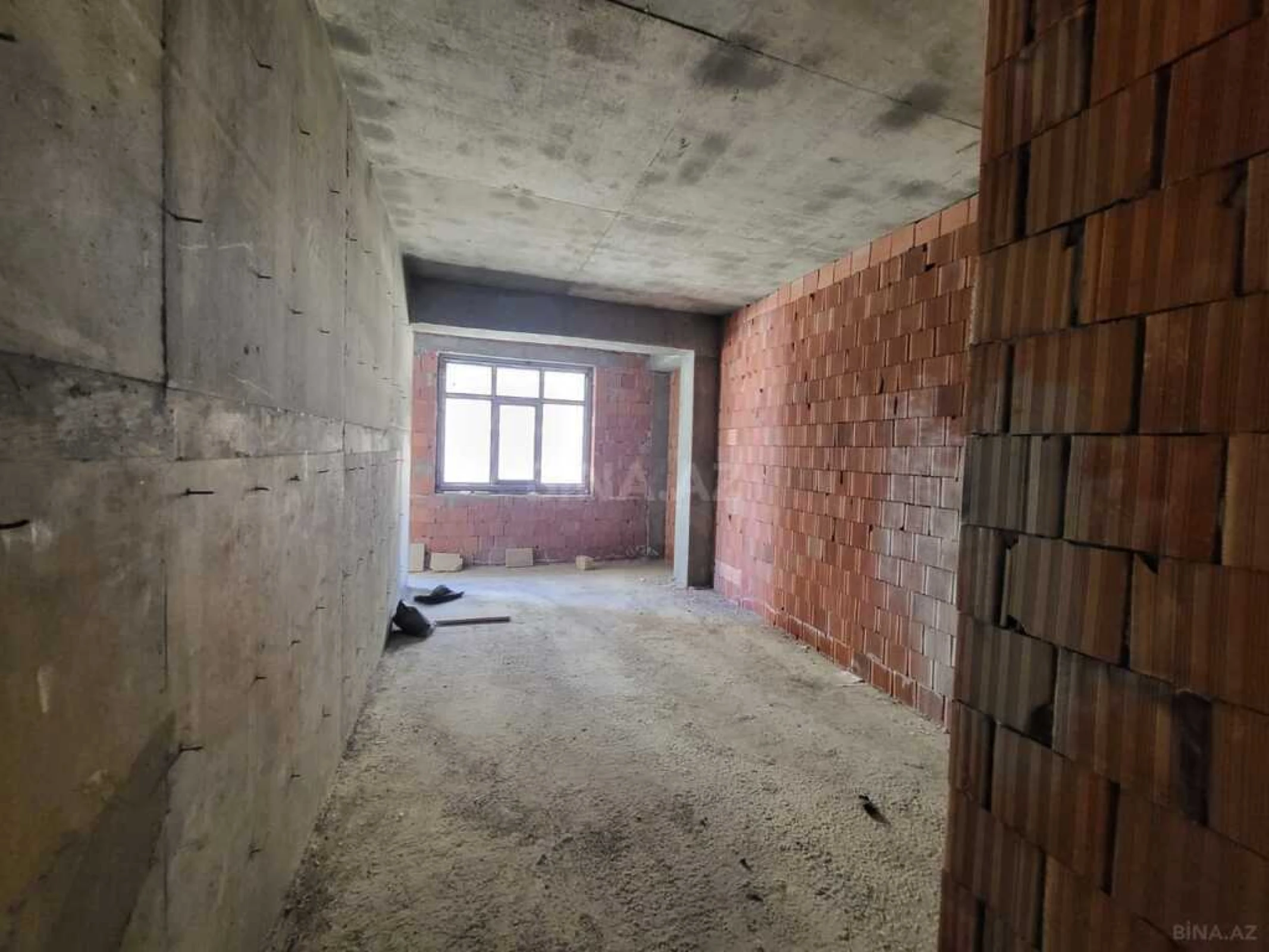 Satılır 3 otaqlı mənzil 169 m²