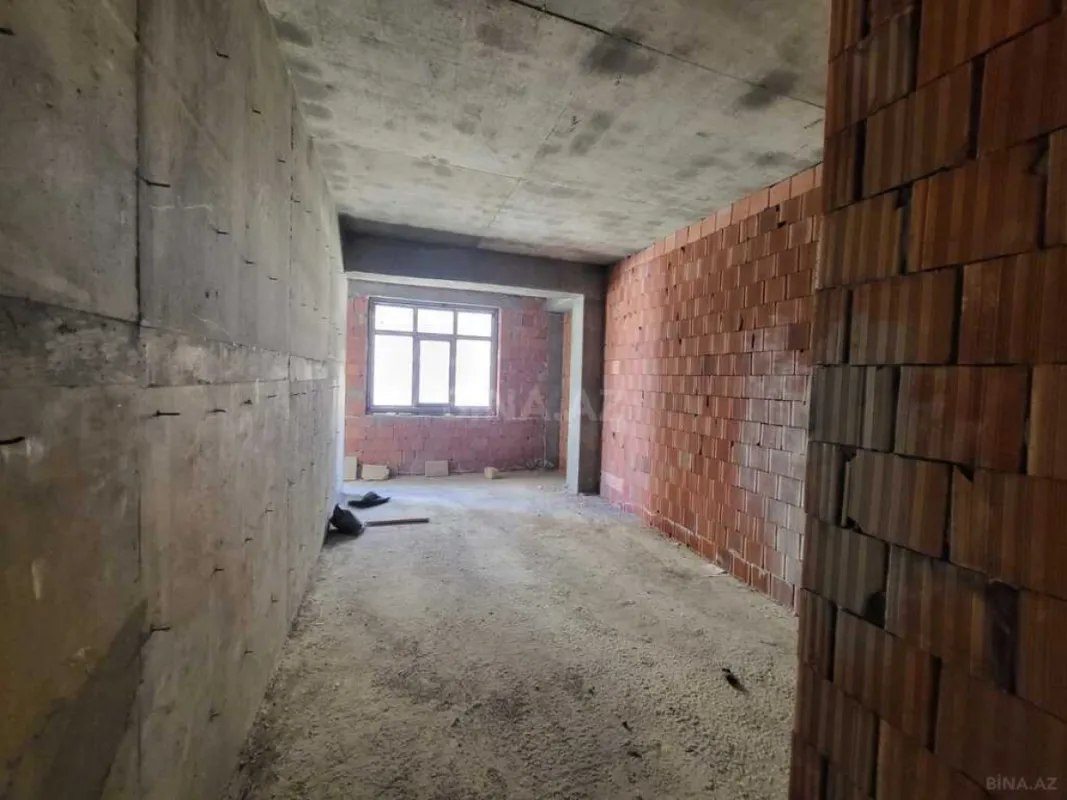 Satılır 3 otaqlı mənzil 169 m²