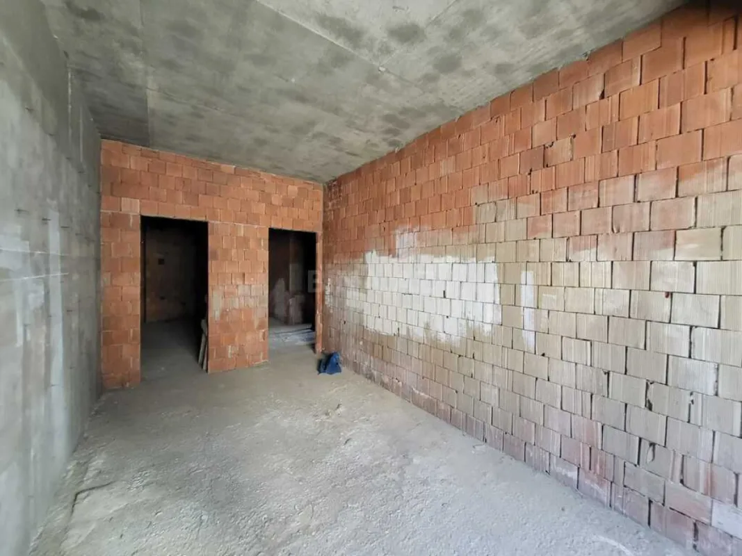 Satılır 3 otaqlı mənzil 169 m²