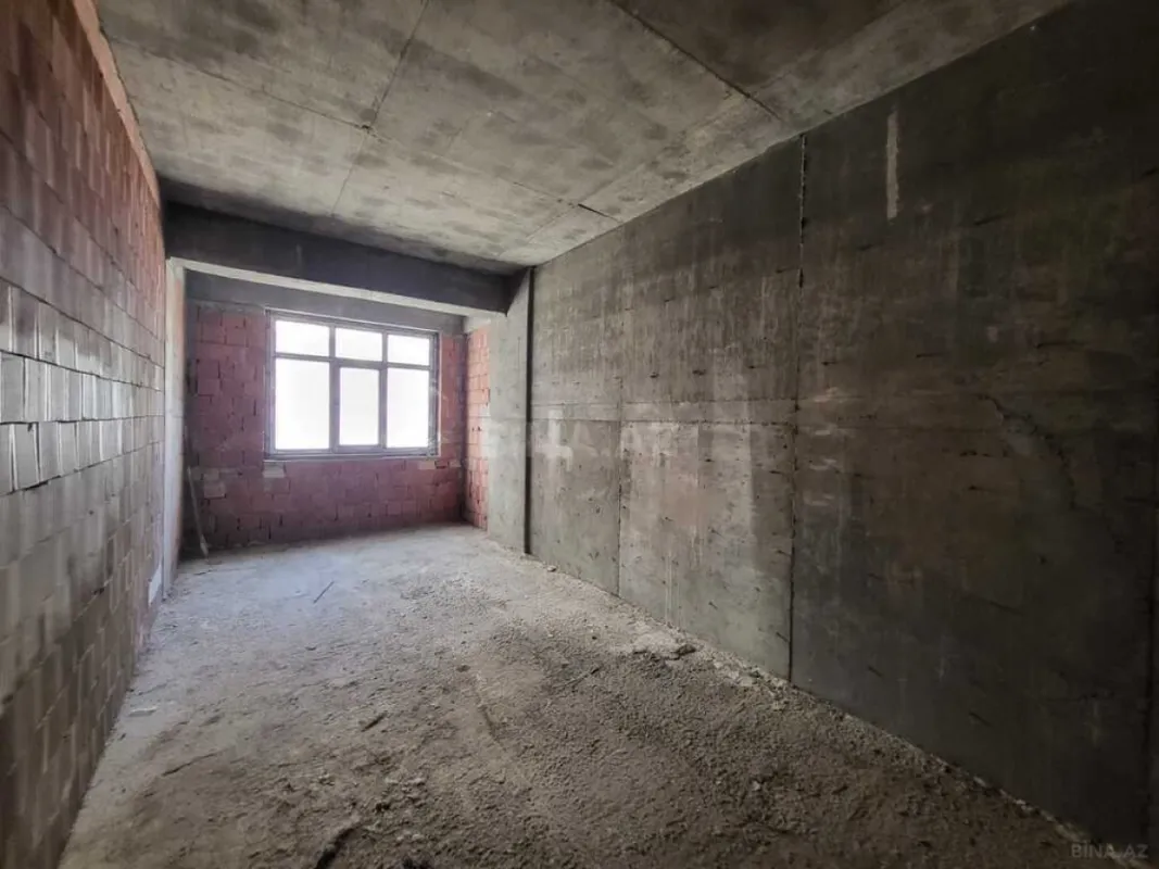 Satılır 3 otaqlı mənzil 169 m²