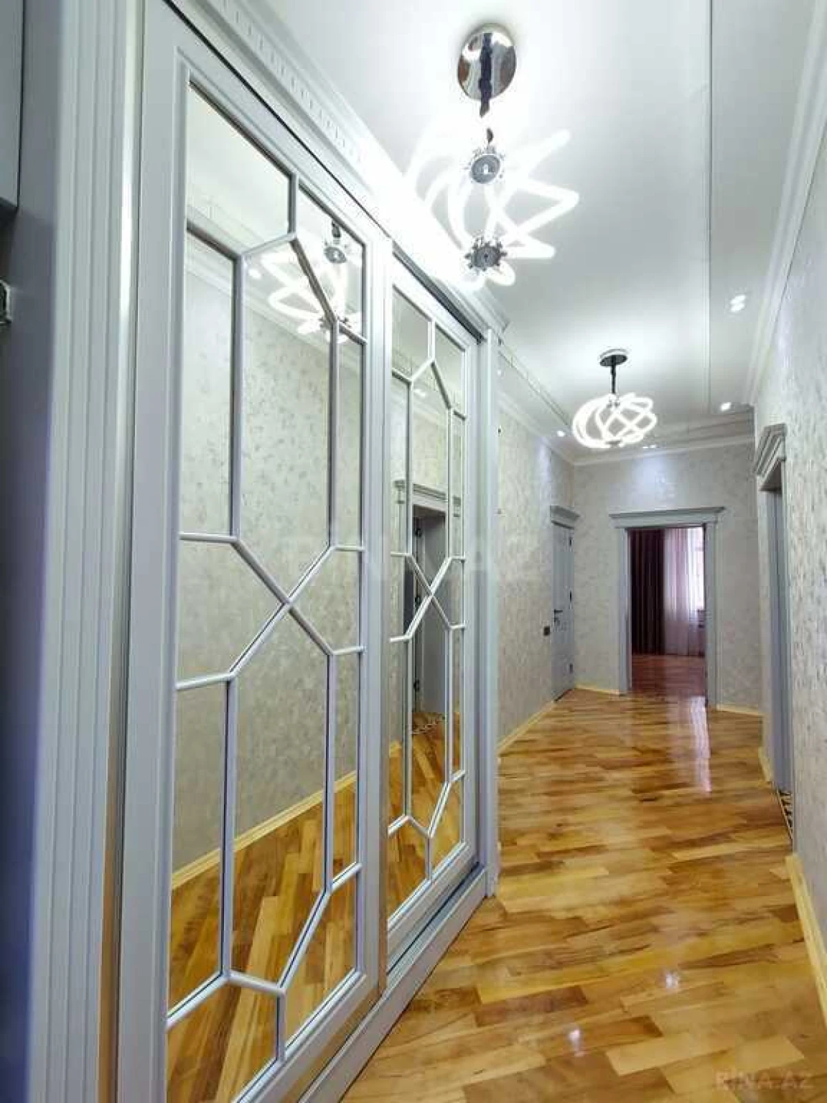 Satılır 4 otaqlı həyət evi 170 m²