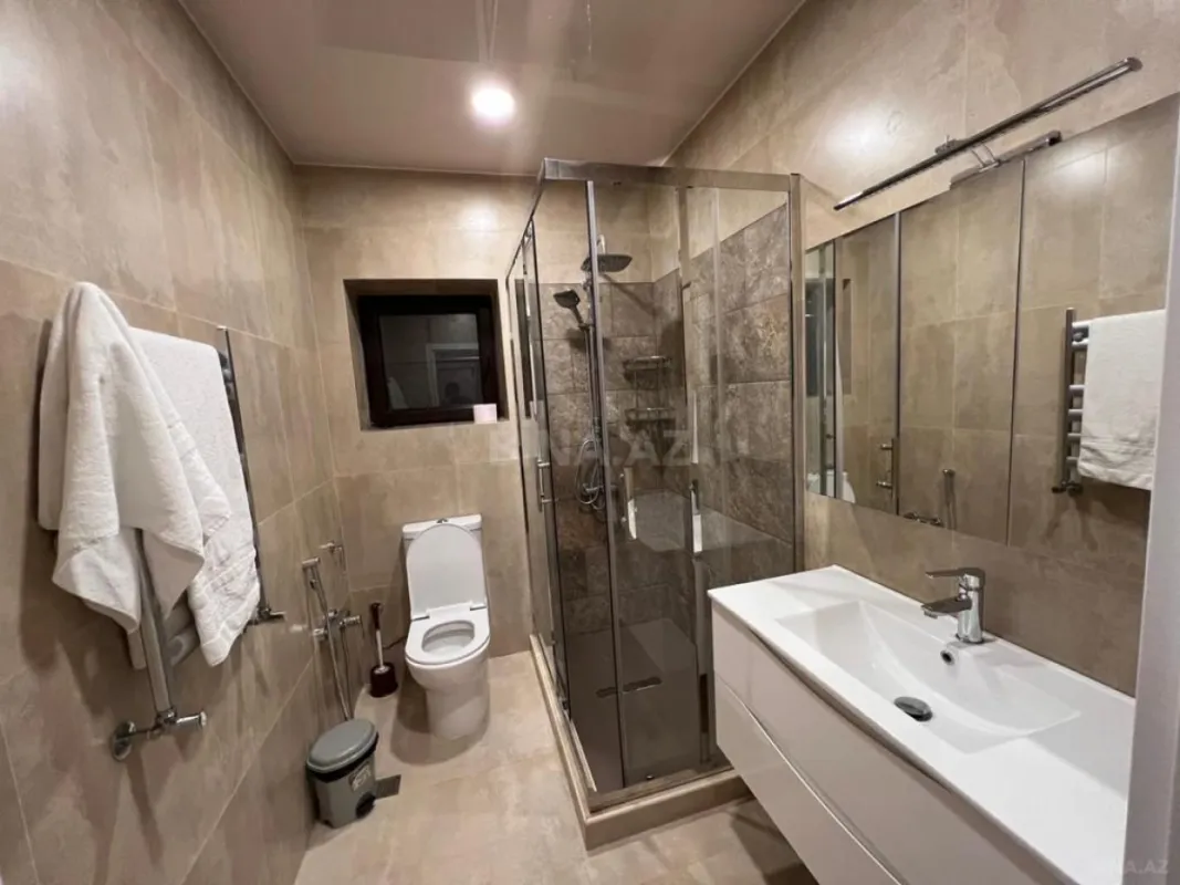 Kirayə verilir 8 otaqlı həyət evi 540 m²