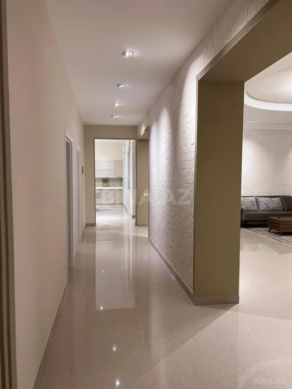 Kirayə verilir 8 otaqlı həyət evi 540 m²