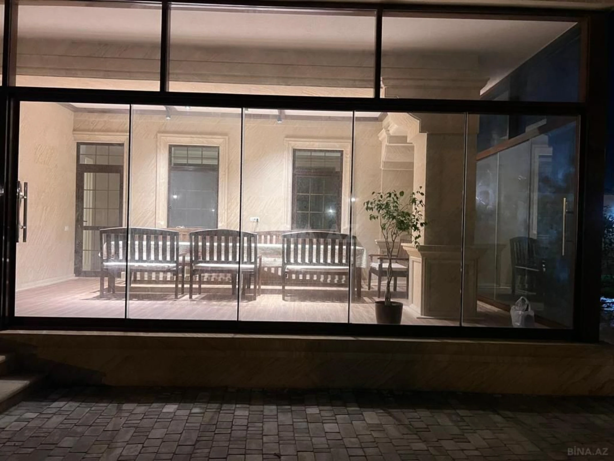 Kirayə verilir 8 otaqlı həyət evi 540 m²