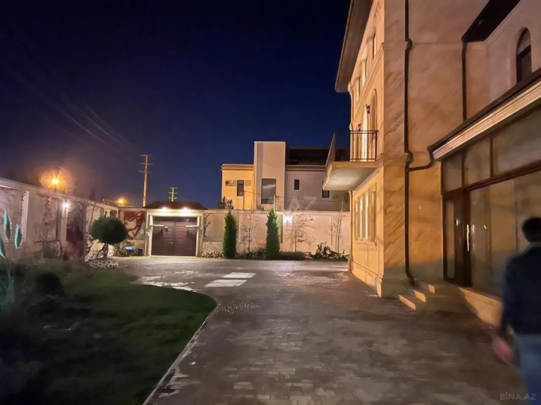 Kirayə verilir 8 otaqlı həyət evi 540 m²