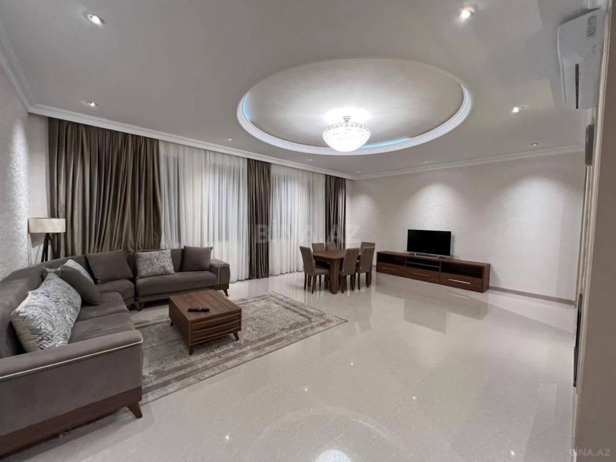 Kirayə verilir 8 otaqlı həyət evi 540 m²