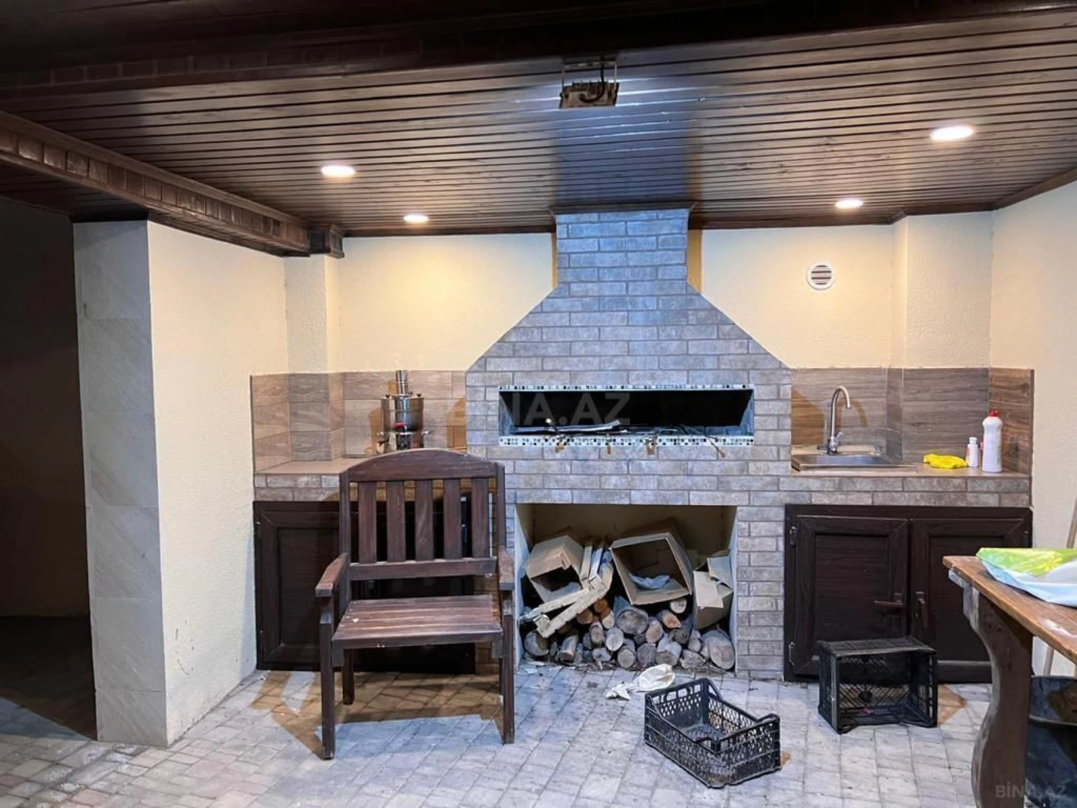 Kirayə verilir 8 otaqlı həyət evi 540 m²