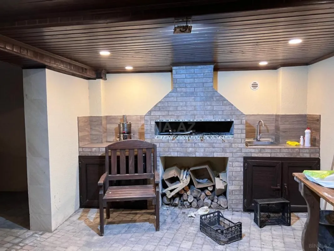 Kirayə verilir 8 otaqlı həyət evi 540 m²