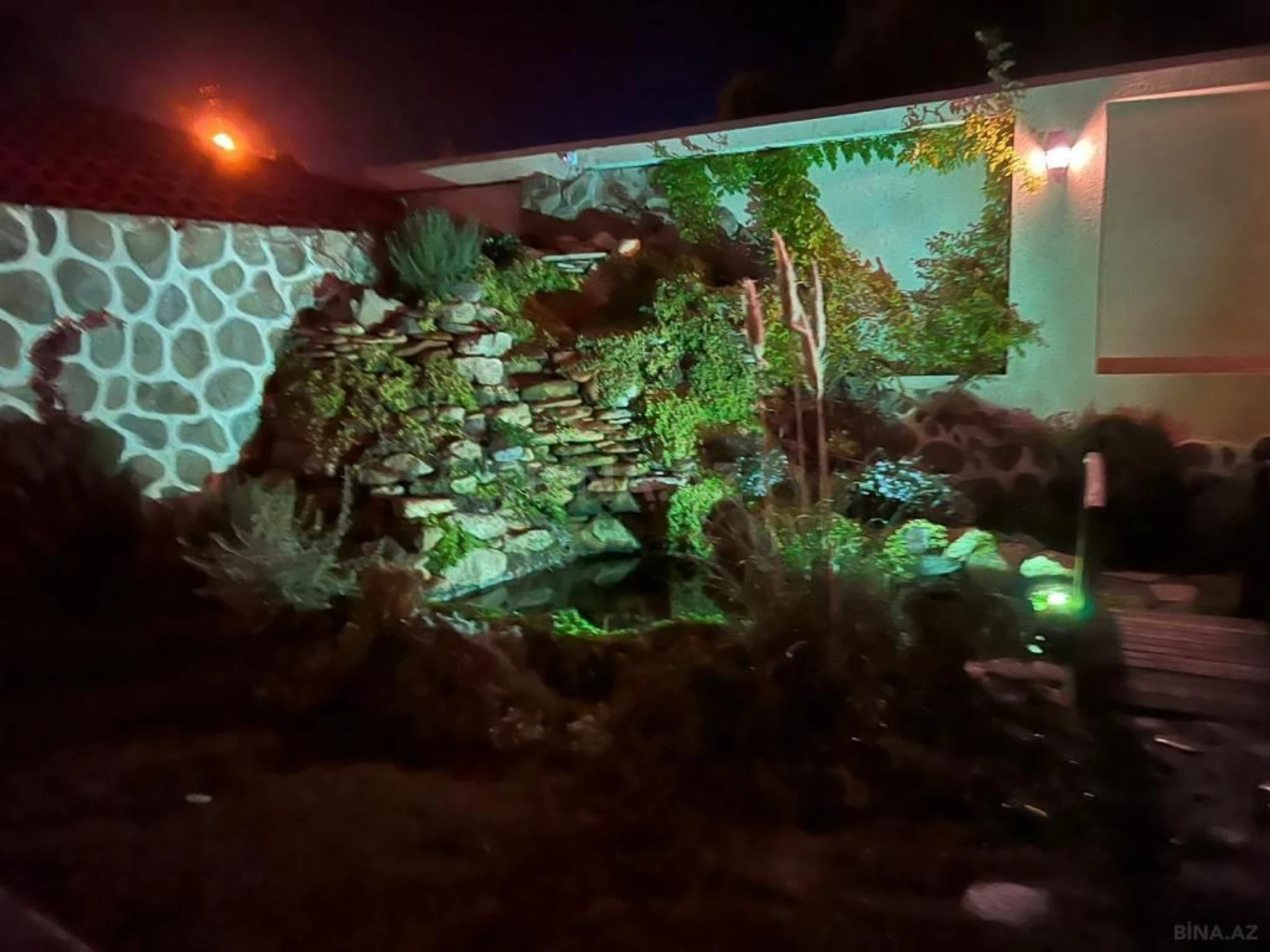 Kirayə verilir 8 otaqlı həyət evi 540 m²