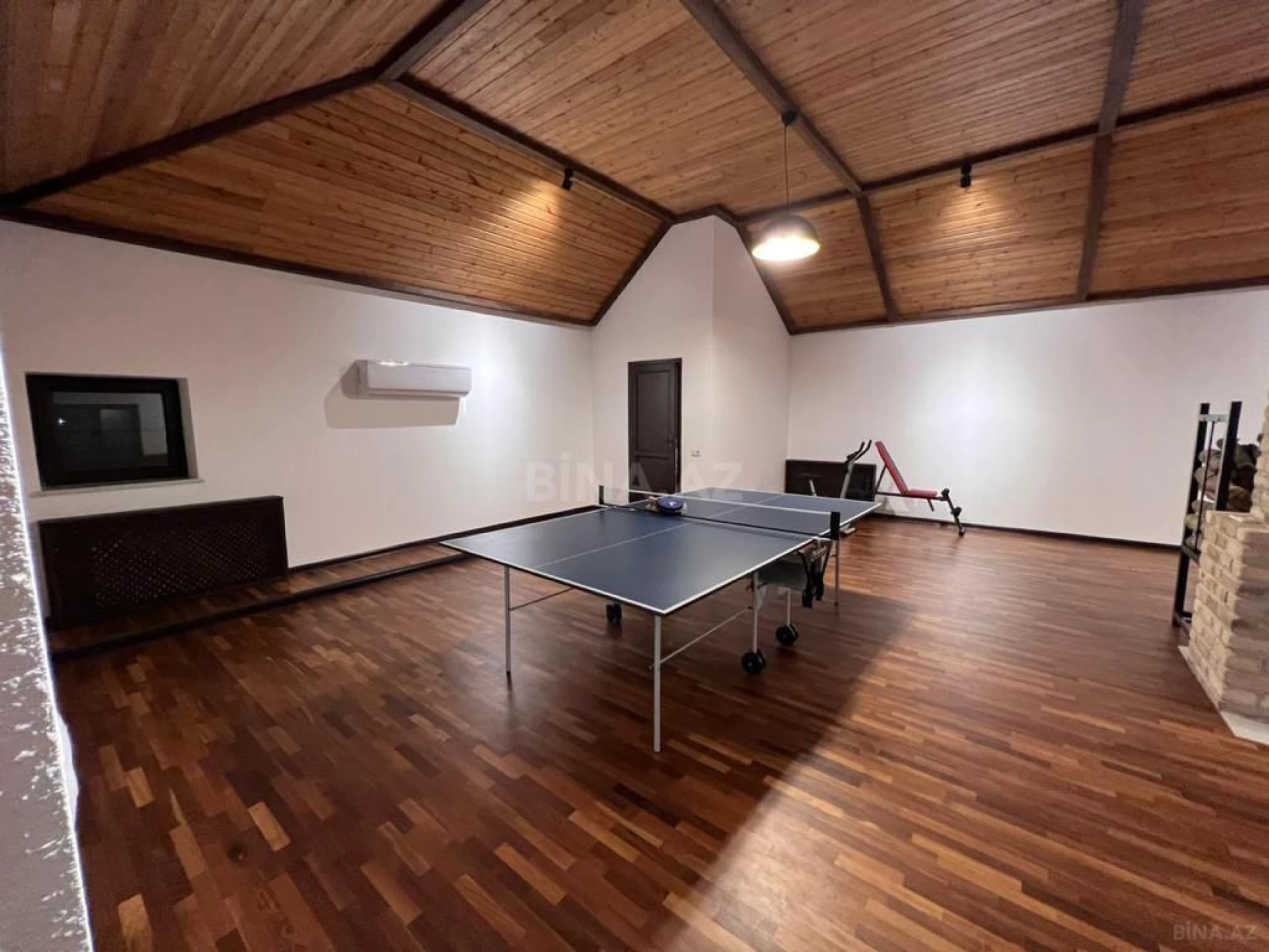 Kirayə verilir 8 otaqlı həyət evi 540 m²