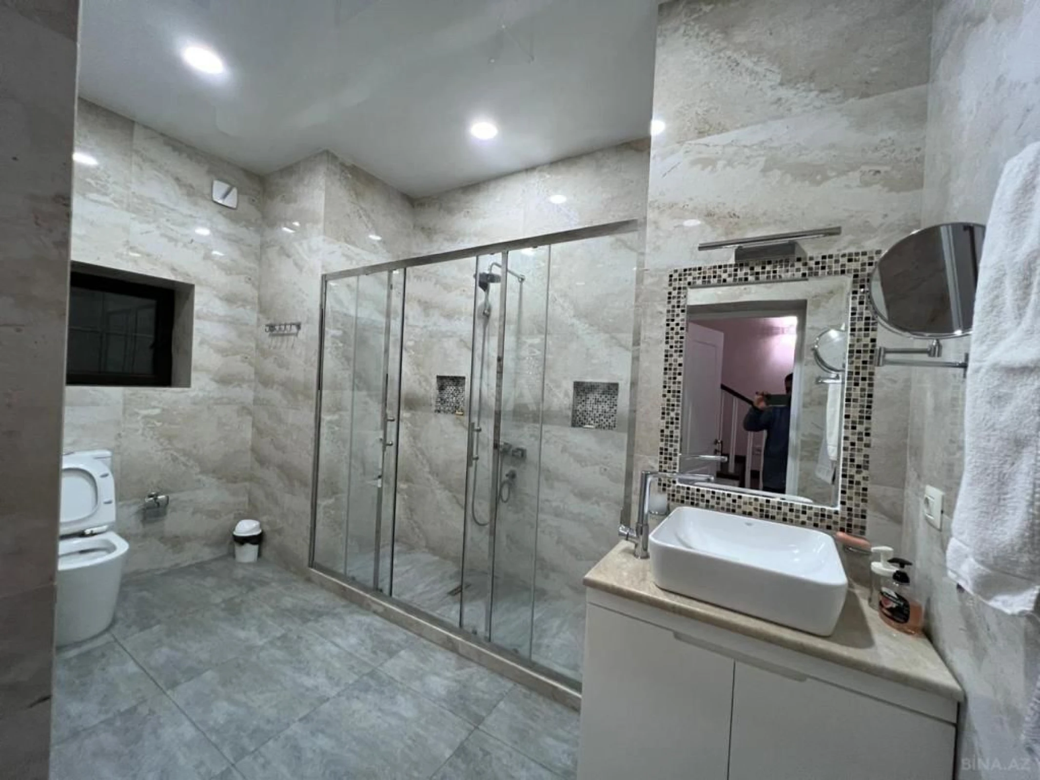 Kirayə verilir 8 otaqlı həyət evi 540 m²