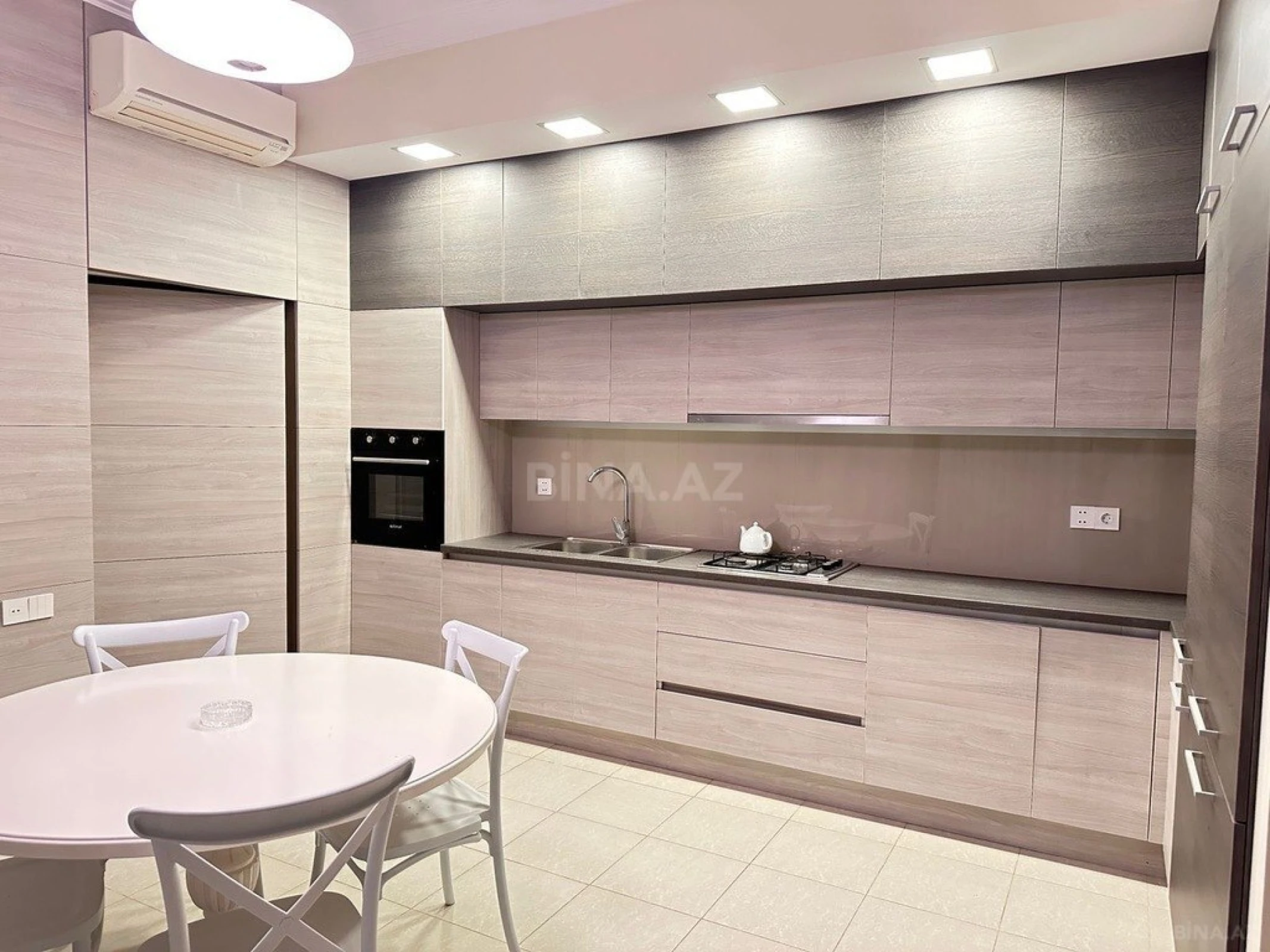 Kirayə verilir 4 otaqlı həyət evi 250 m²