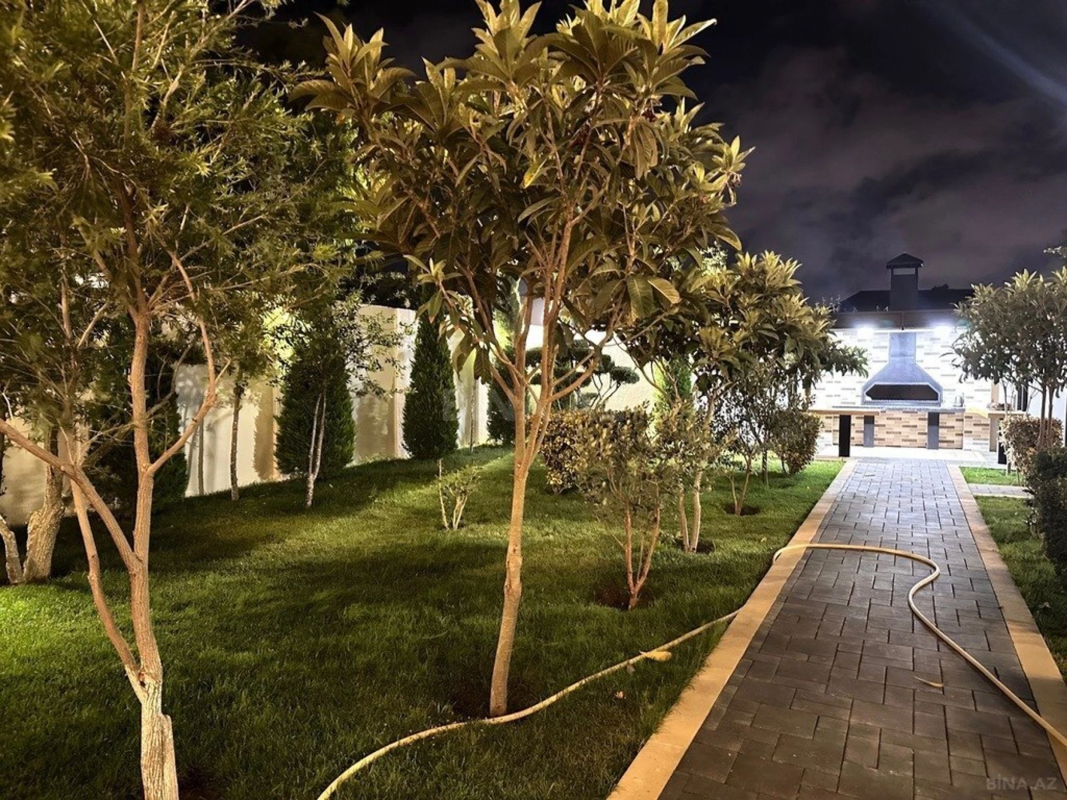 Kirayə verilir 4 otaqlı həyət evi 250 m²