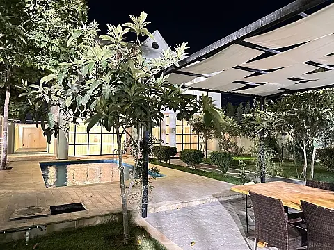 Kirayə verilir 4 otaqlı həyət evi 250 m²